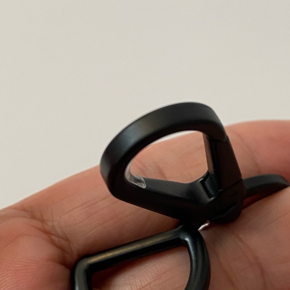 Louis Vuitton black clasp - Picture 7 of 15